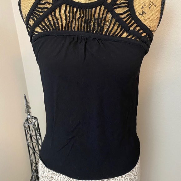 The Limited Sze 8 cream skirt w/bonus top included - Picture 7 of 10